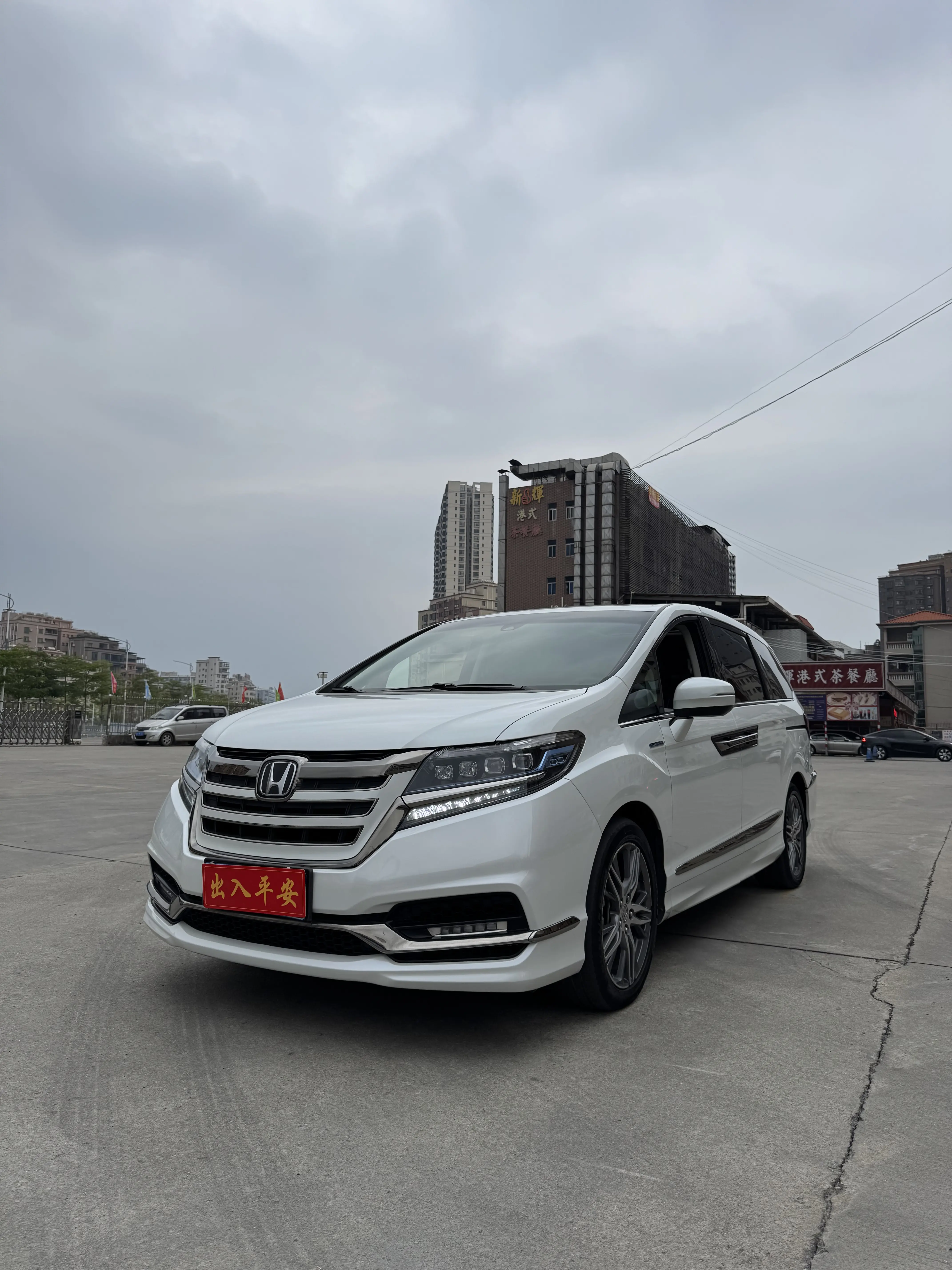 Honda Elysion (Alison)  из Китая