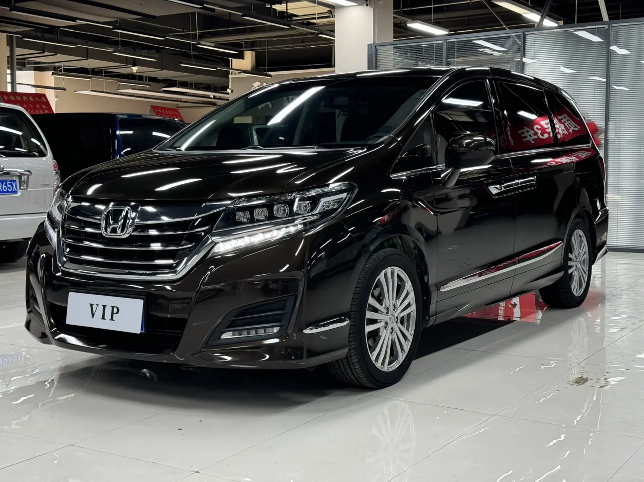 Honda Elysion (Alison)  из Китая