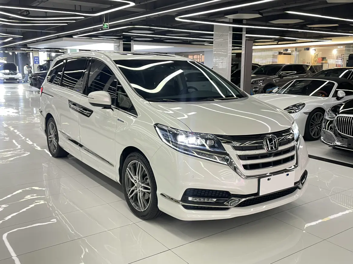 Honda Elysion (Alison)  из Китая