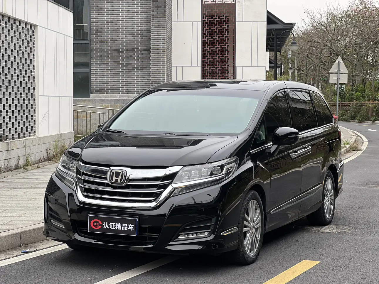 Honda Elysion (Alison)  из Китая