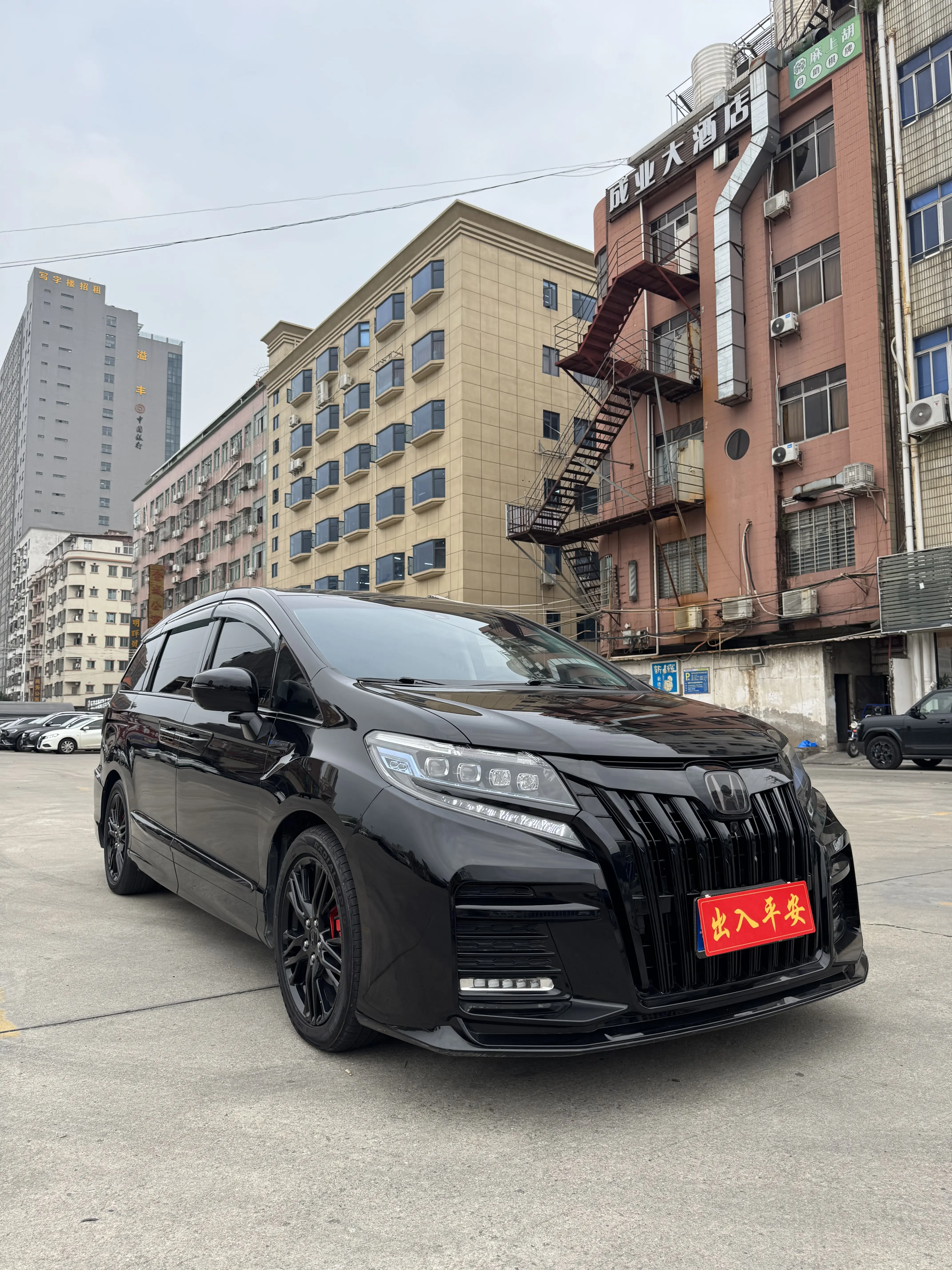 Honda Elysion (Alison)  из Китая