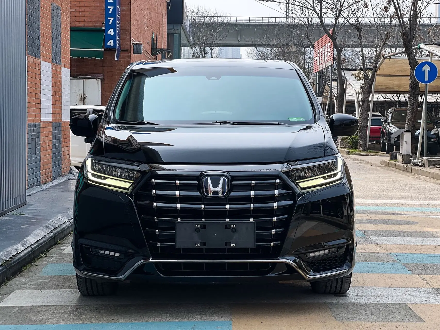 Honda Elysion (Alison)  из Китая