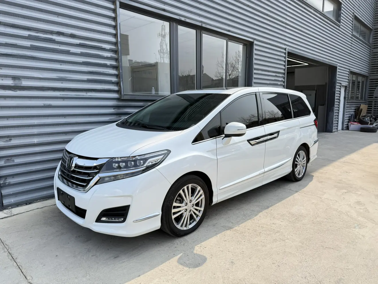 Honda Elysion (Alison)  из Китая