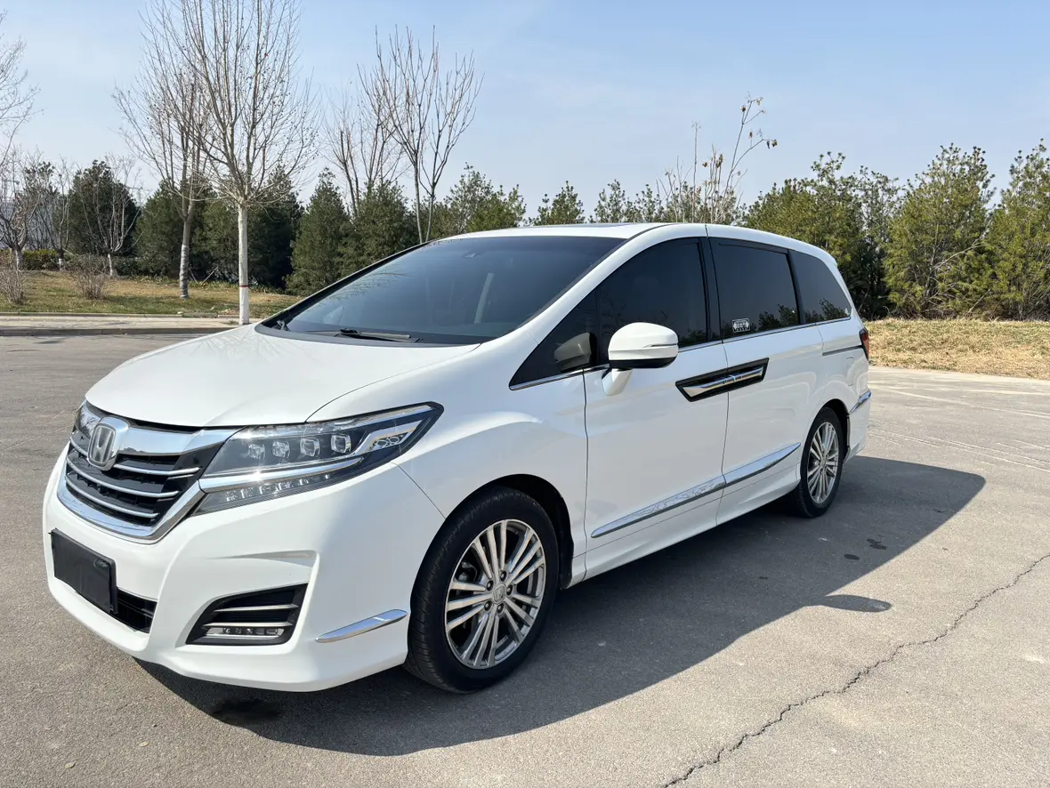 Honda Elysion (Alison)  из Китая