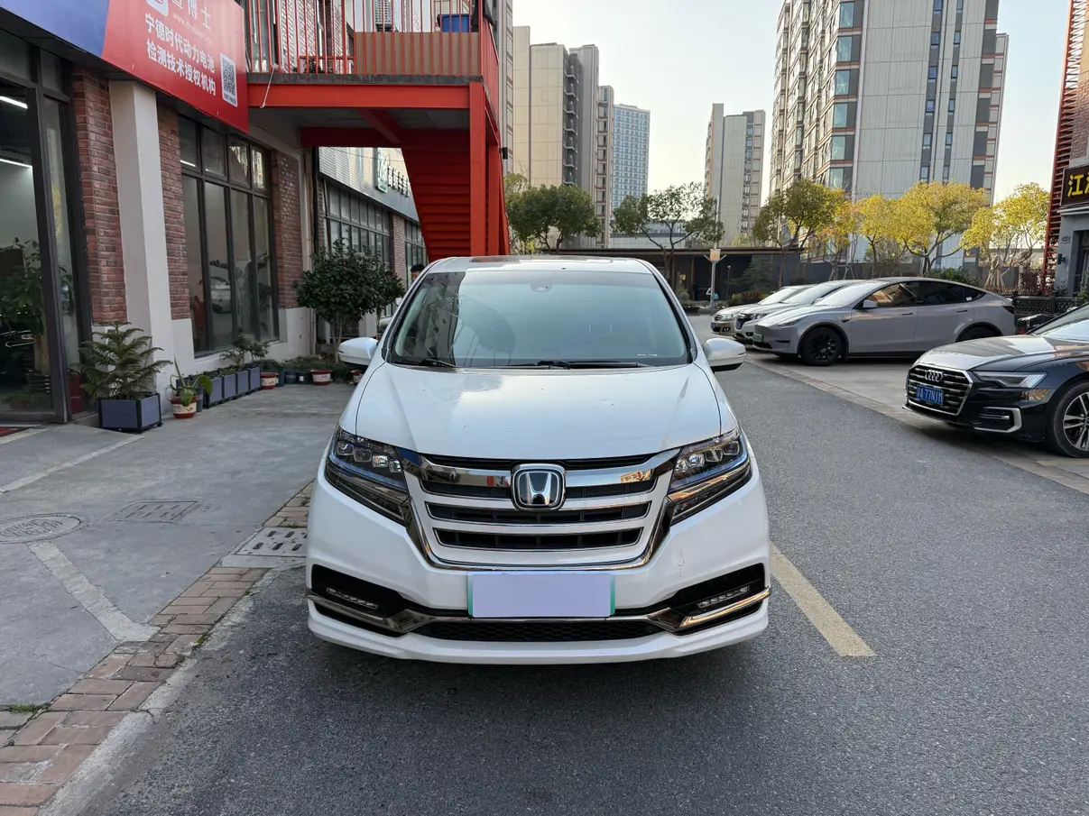 Honda Elysion (Alison)  из Китая