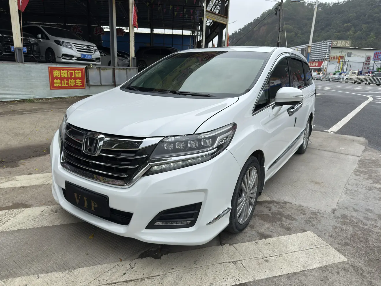 Honda Elysion (Alison)  из Китая