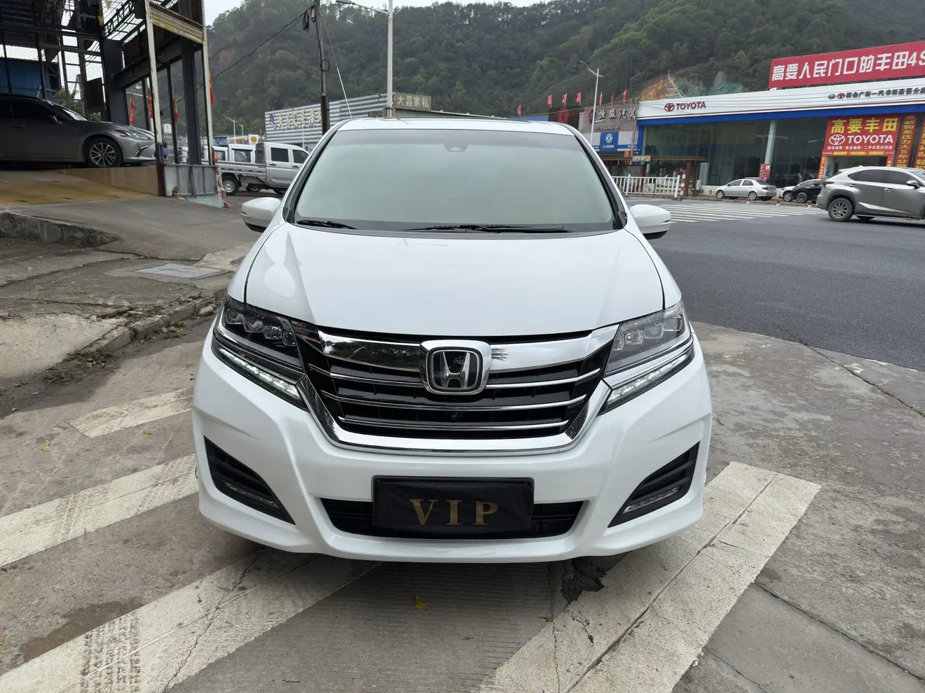 Honda Elysion (Alison)  из Китая