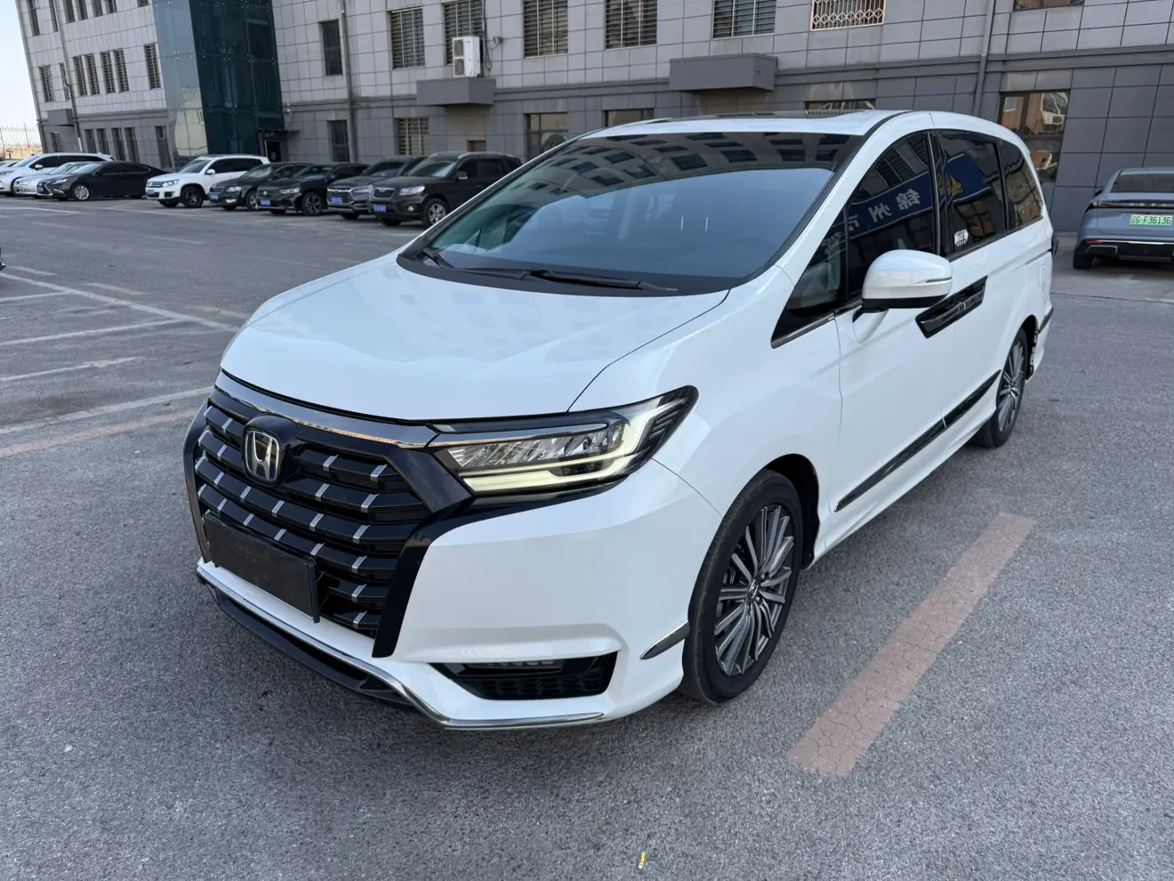 Honda Elysion (Alison)  из Китая