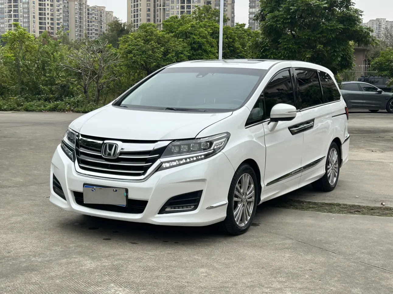Honda Elysion (Alison)  из Китая