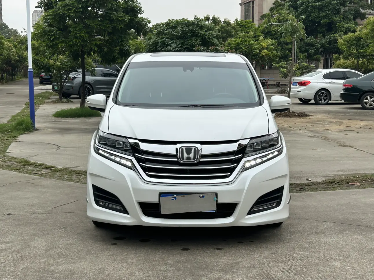 Honda Elysion (Alison)  из Китая