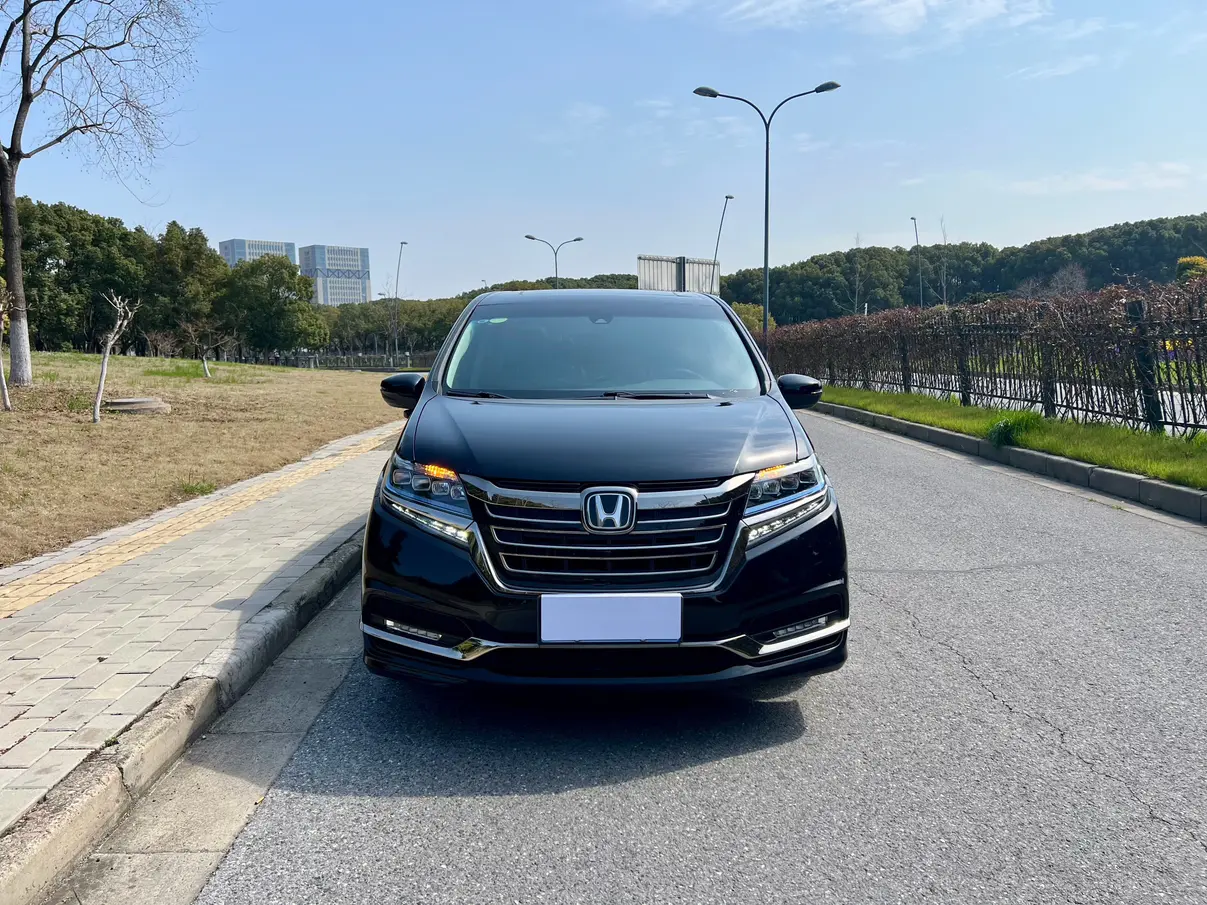 Honda Elysion (Alison)  из Китая