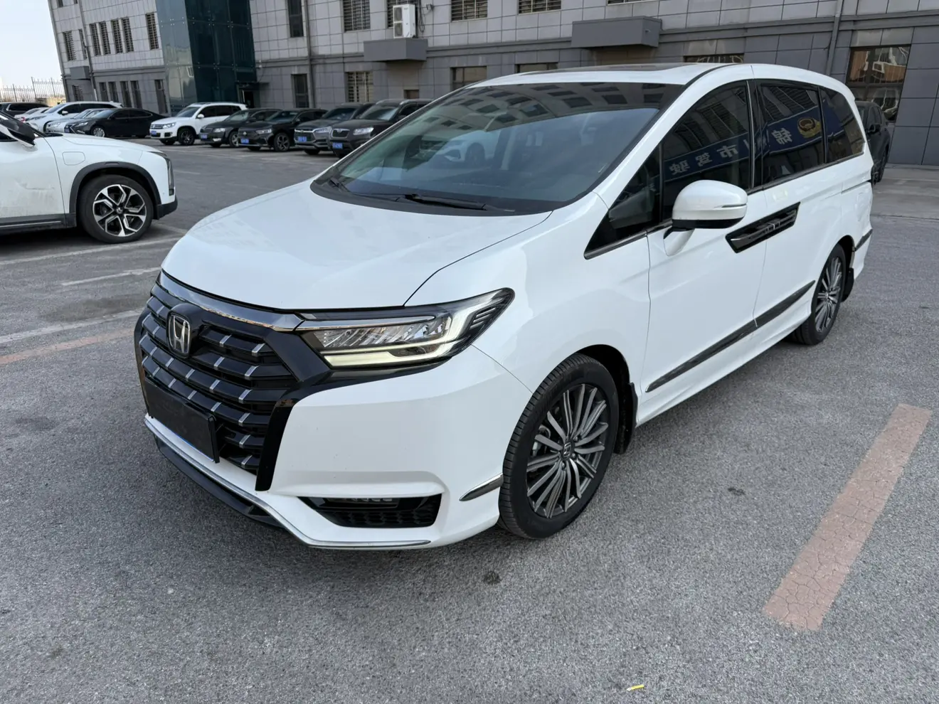 Honda Elysion (Alison)  из Китая