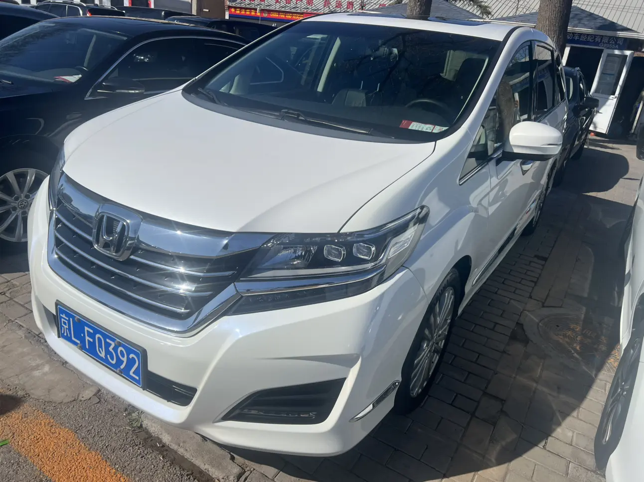 Honda Elysion (Alison)  из Китая