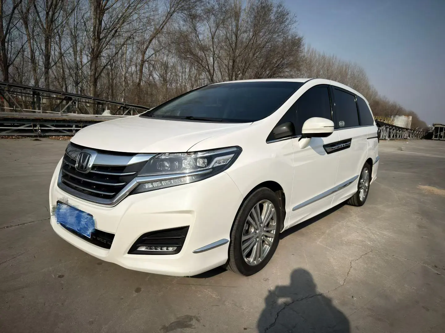 Honda Elysion (Alison)  из Китая