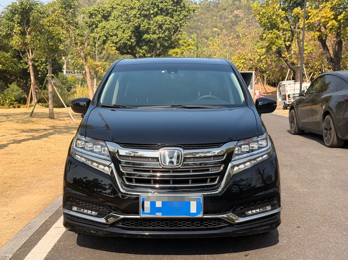 Honda Elysion (Alison)  из Китая