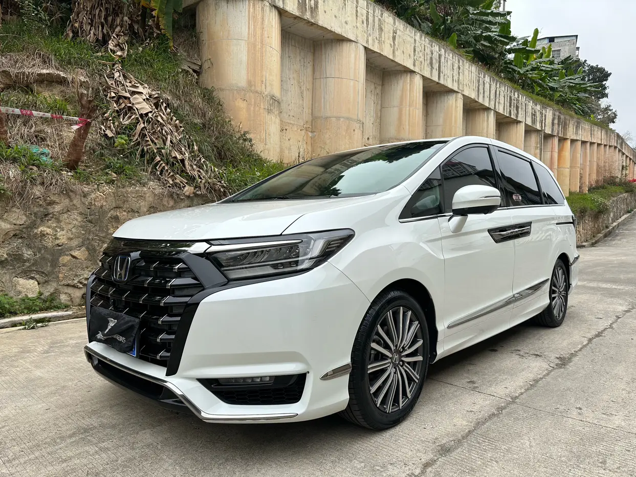 Honda Elysion (Alison)  из Китая