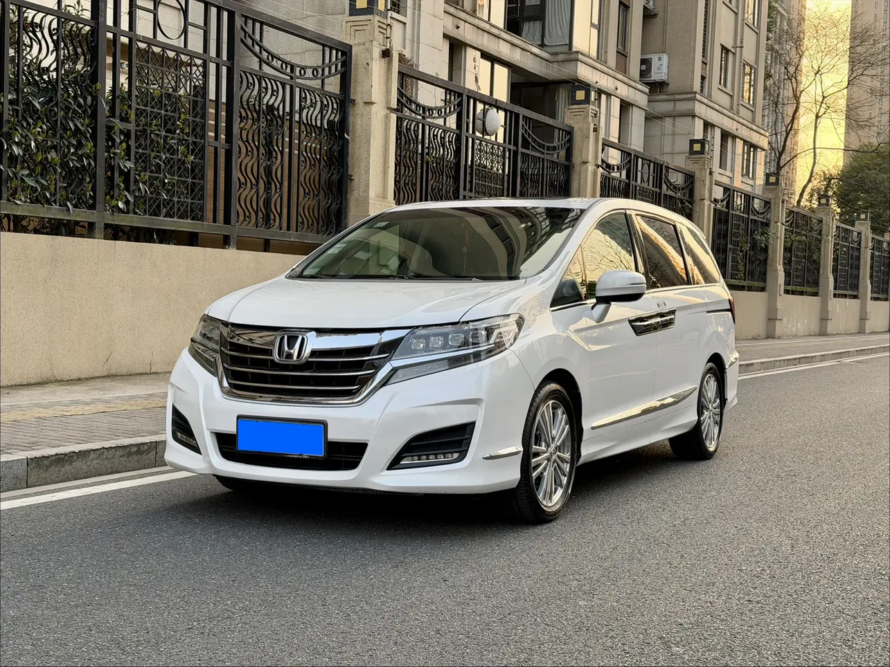 Honda Elysion (Alison)  из Китая