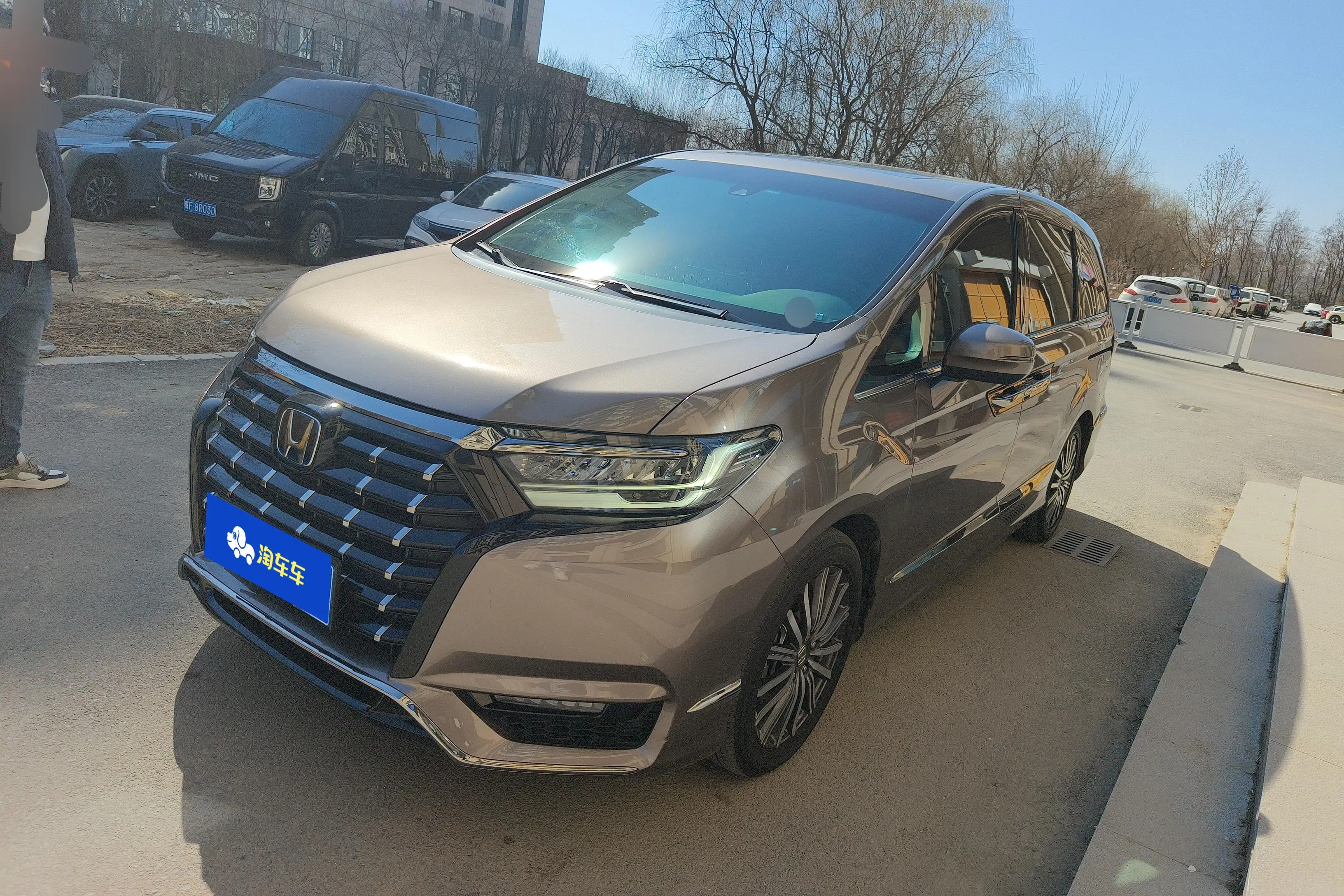 Honda Elysion (Alison)  из Китая