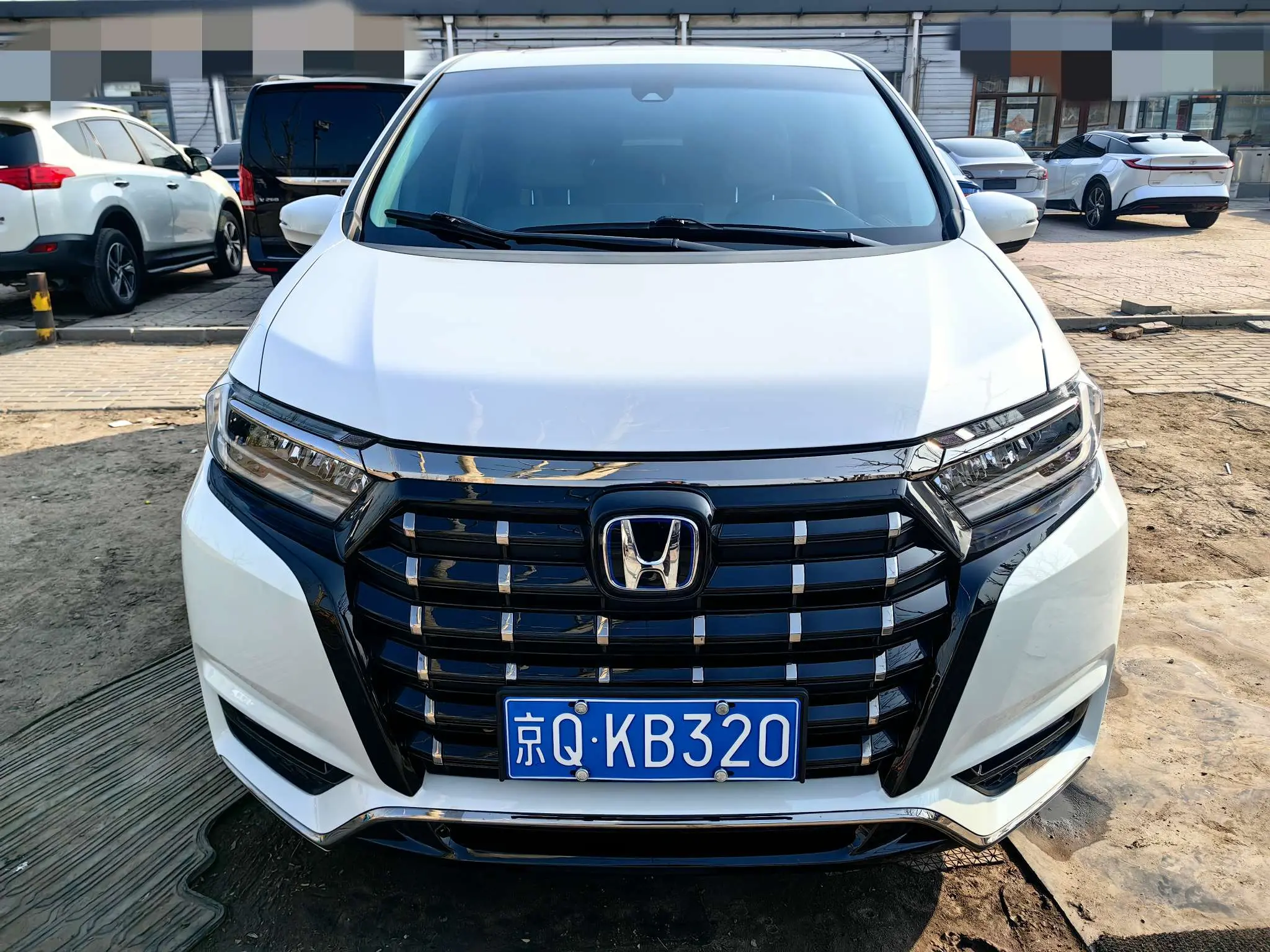 Honda Elysion (Alison)  из Китая