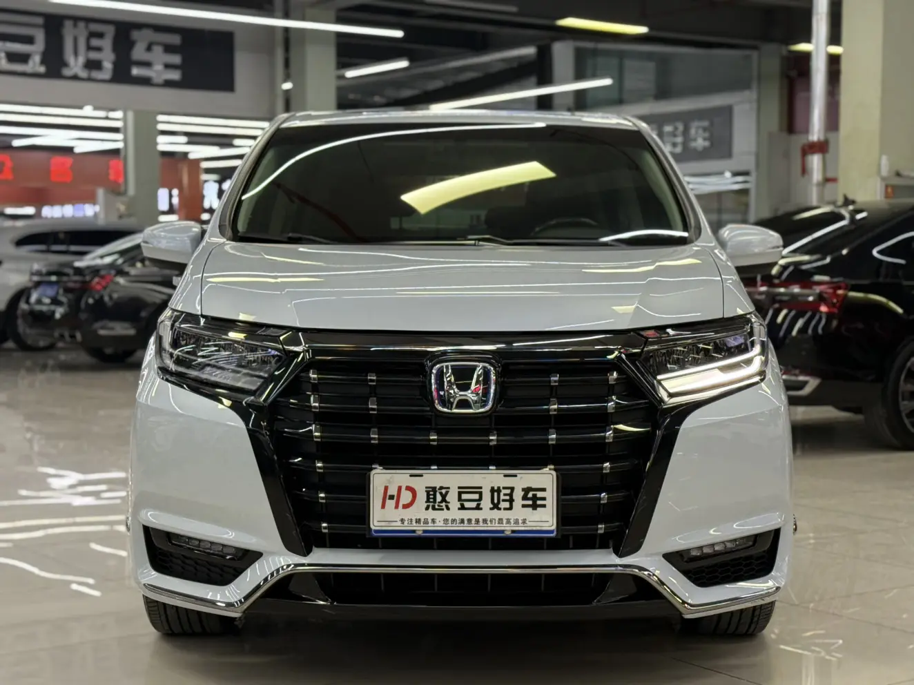 Honda Elysion (Alison)  из Китая