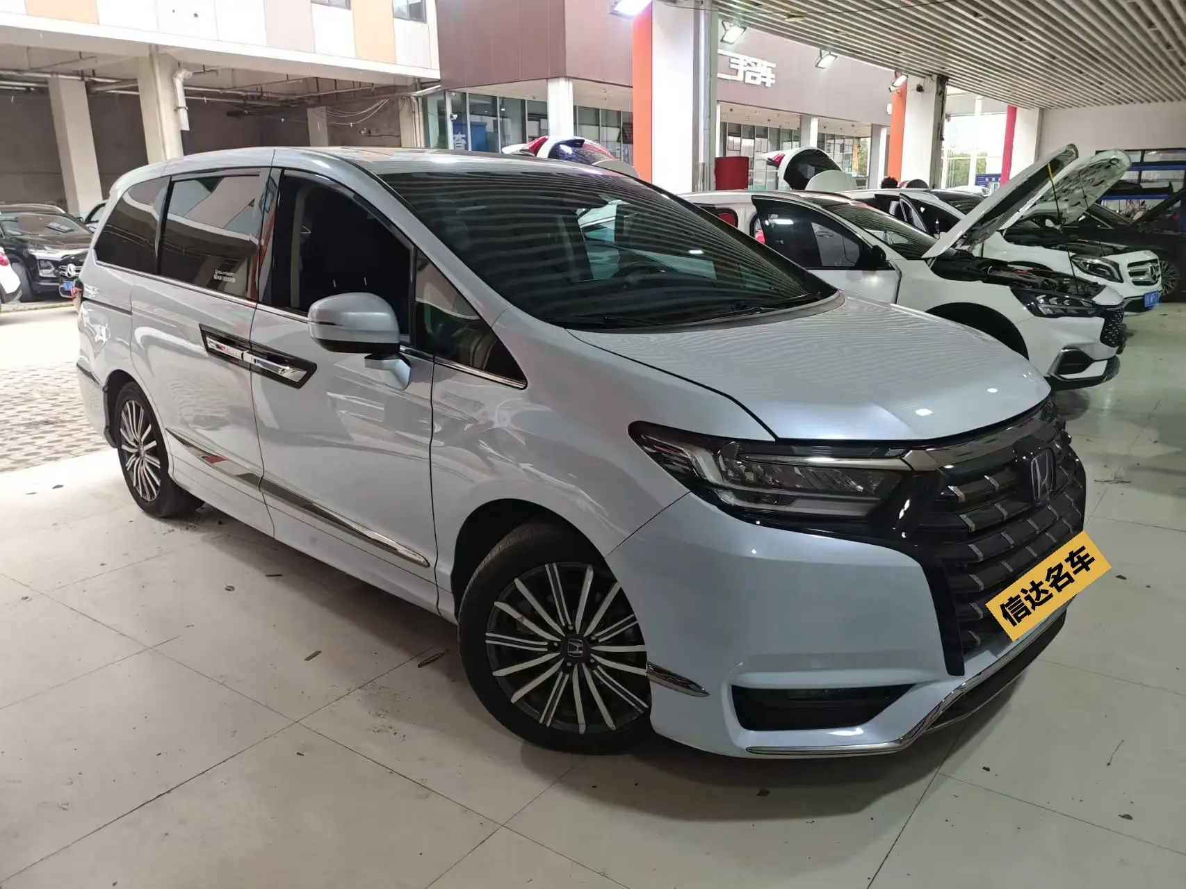 Honda Elysion (Alison)  из Китая