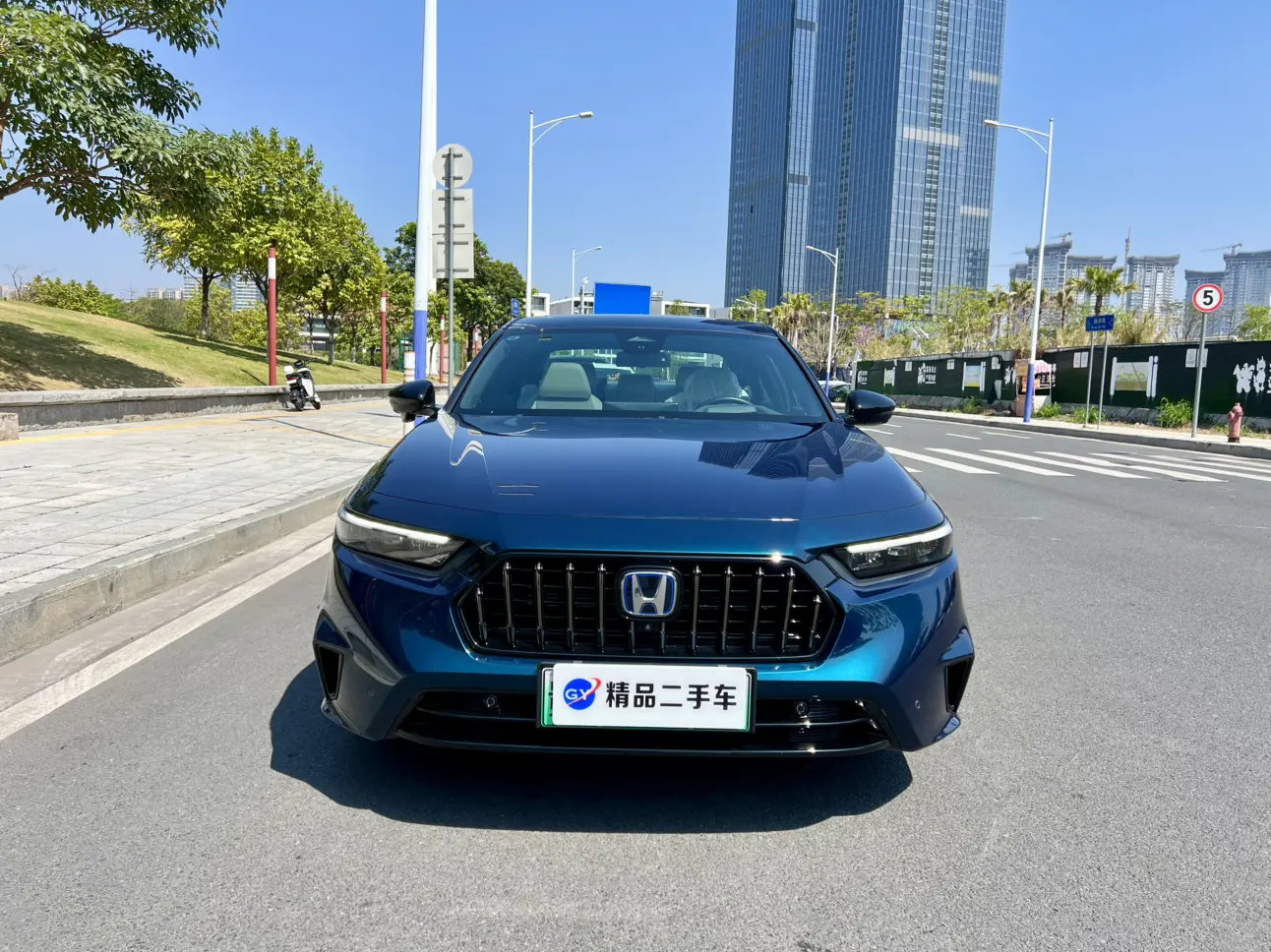 Honda Inspire (PHEV) (Yingshipai PHEV)  из Китая