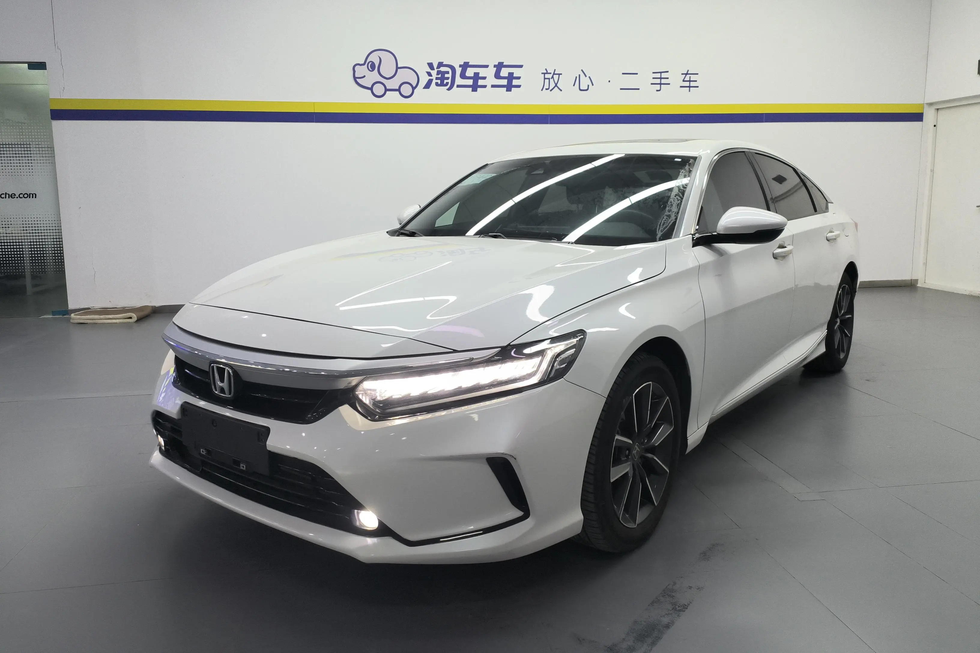 Honda Inspire (Yingshipai)  из Китая