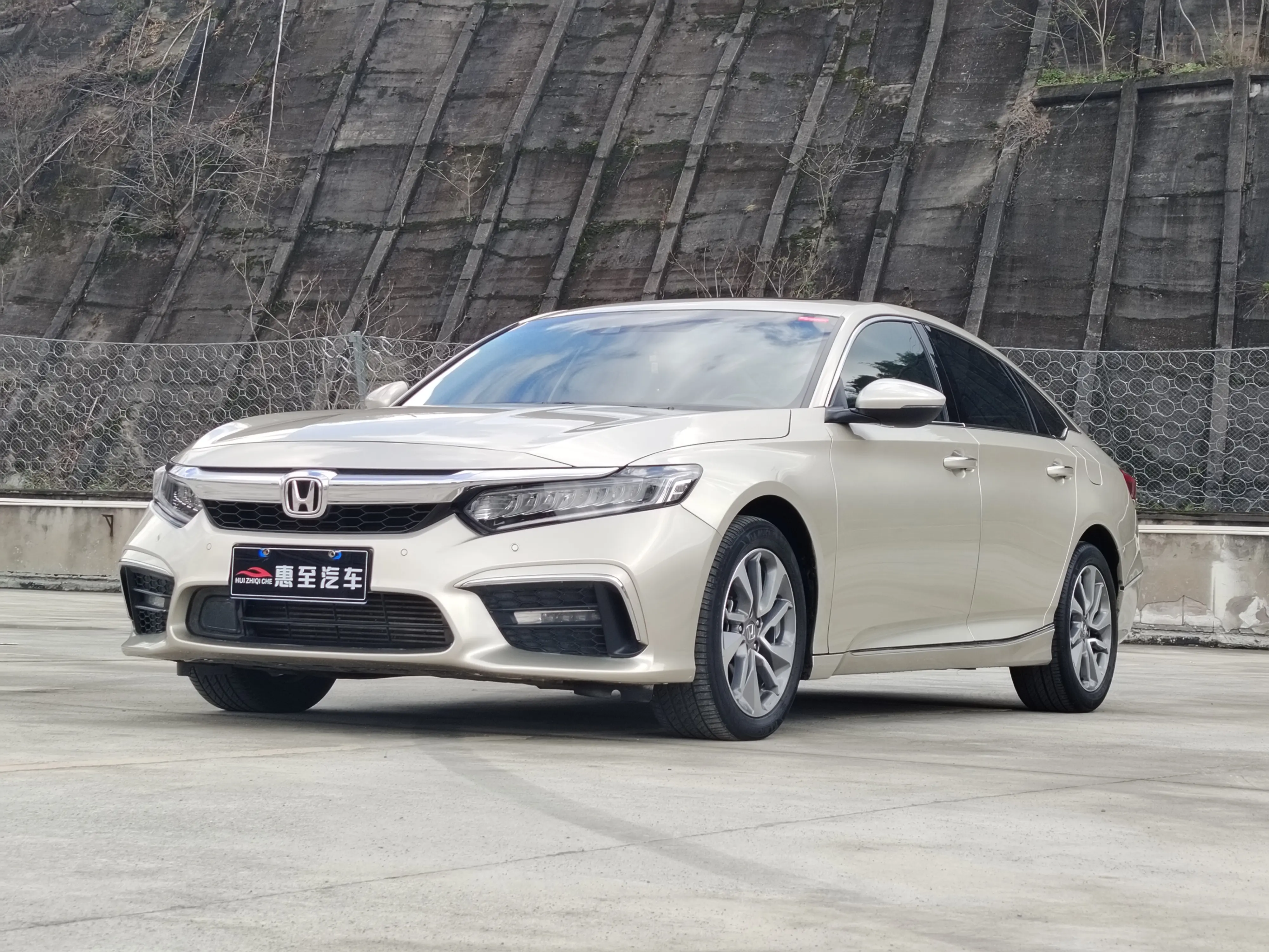 Honda Inspire (Yingshipai)  из Китая