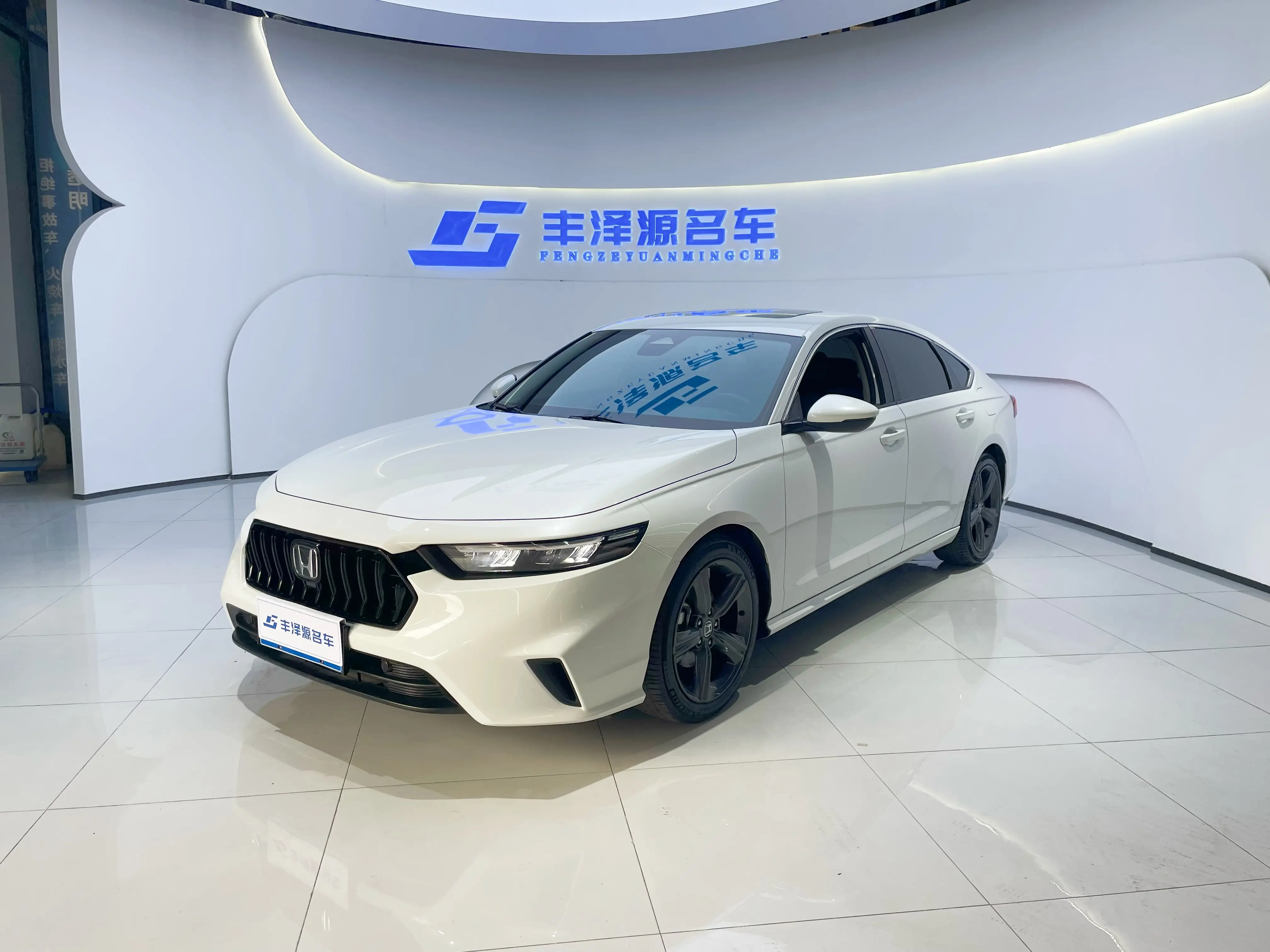 Honda Inspire (Yingshipai)  из Китая