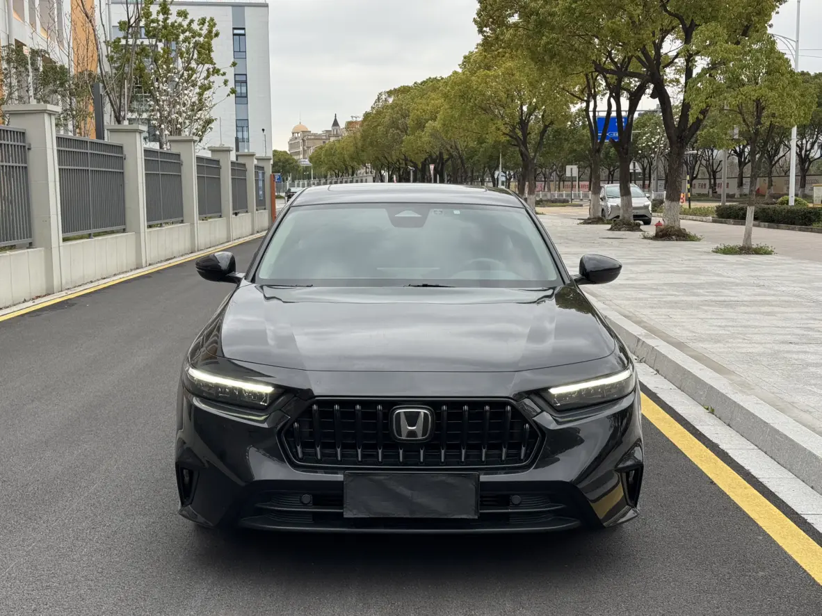 Honda Inspire (Yingshipai)  из Китая