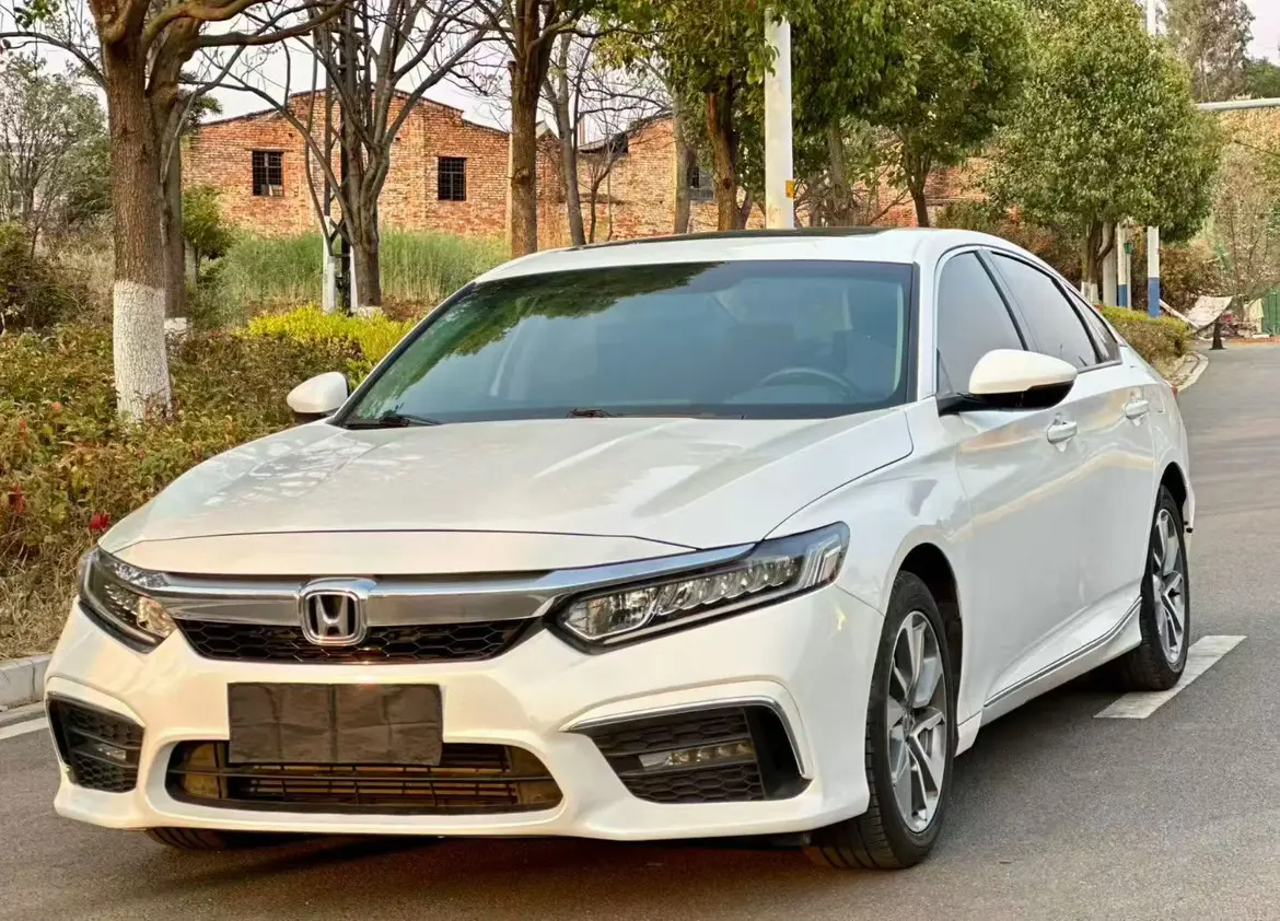 Honda Inspire (Yingshipai)  из Китая