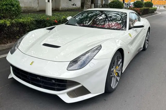 Ferrari F12berlinetta  из Китая