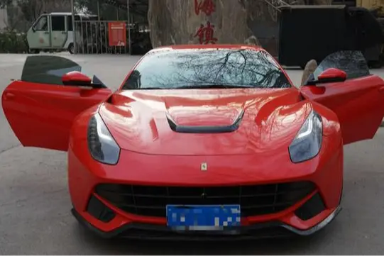 Ferrari F12berlinetta  из Китая