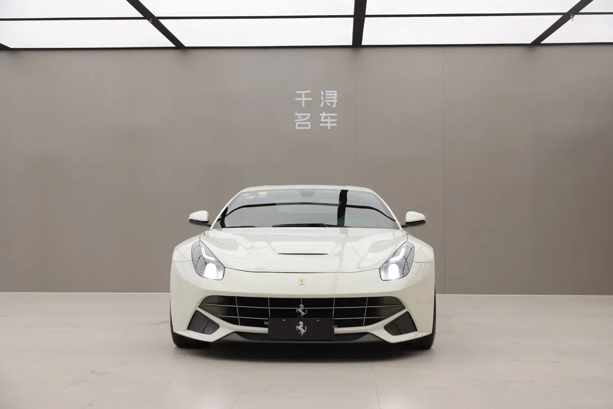 Ferrari F12berlinetta  из Китая