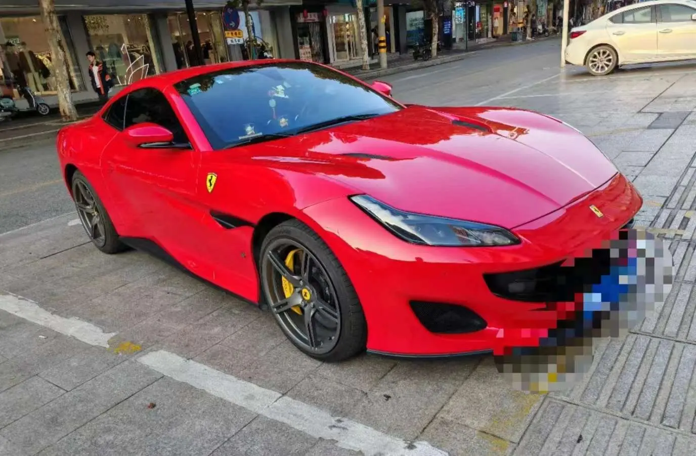 Ferrari Portofino  из Китая