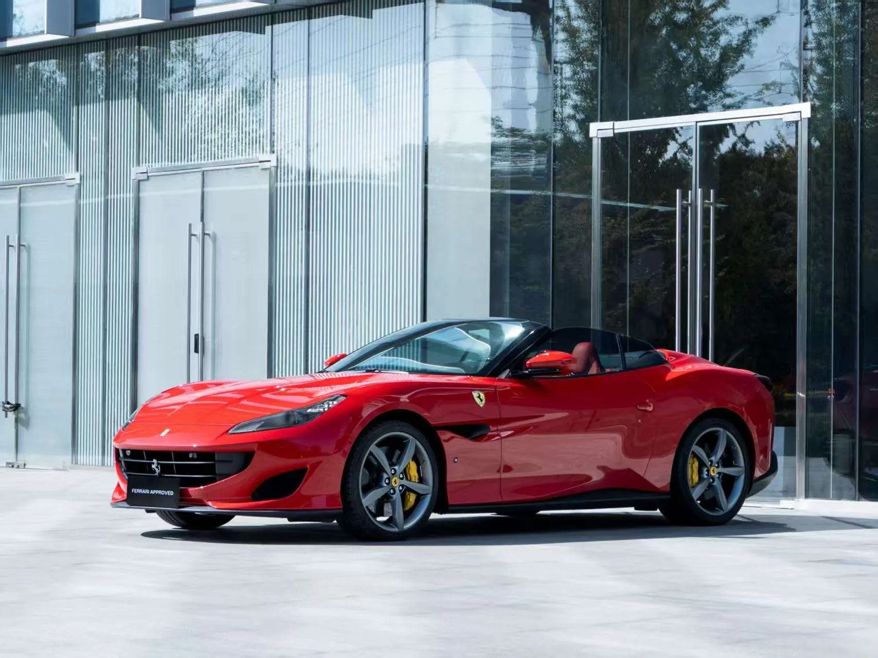 Ferrari Portofino  из Китая
