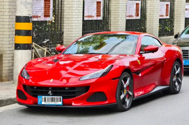 Ferrari Portofino  из Китая