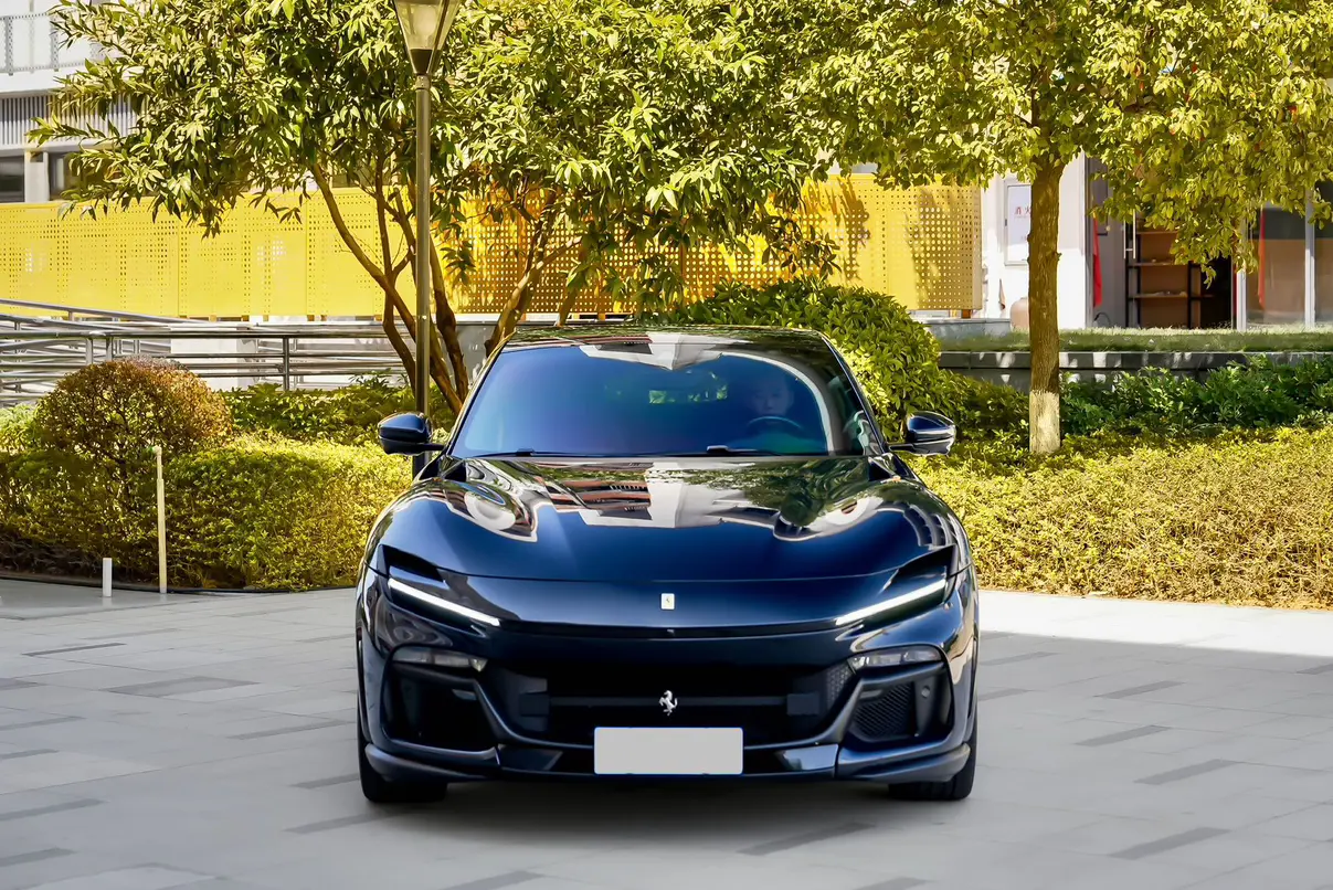 Ferrari Purosangue  из Китая