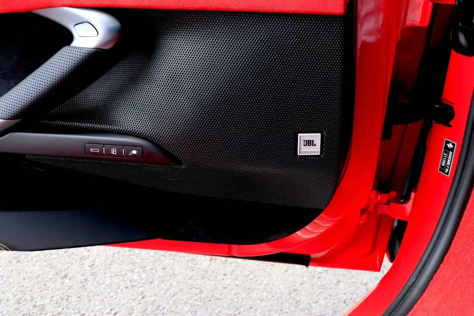 Ferrari 296  из Китая