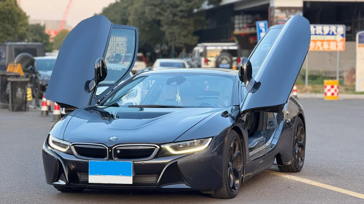 BMW i8  из Китая