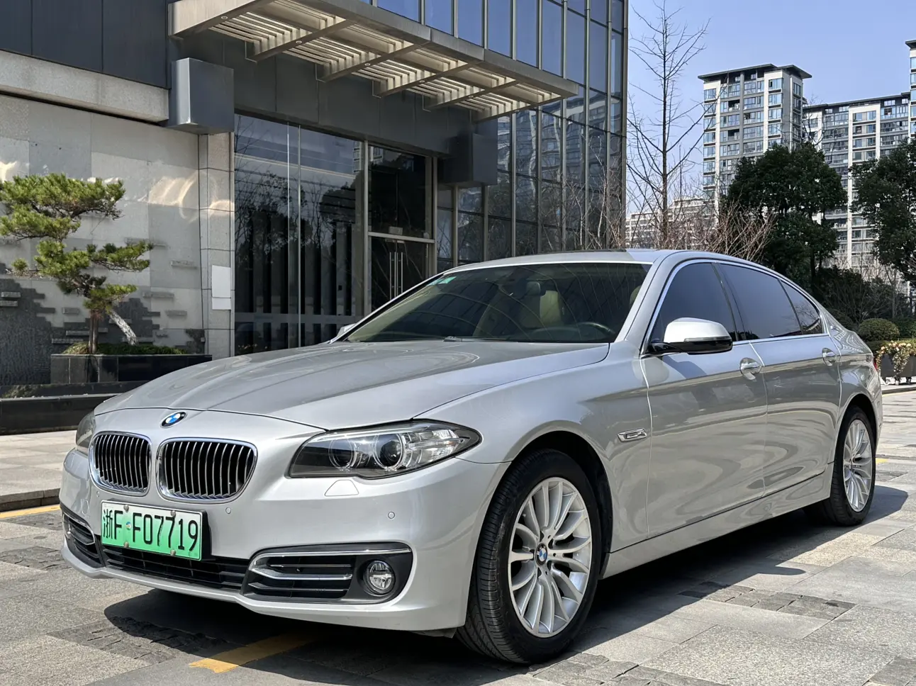 BMW 5 Series PHEV  из Китая