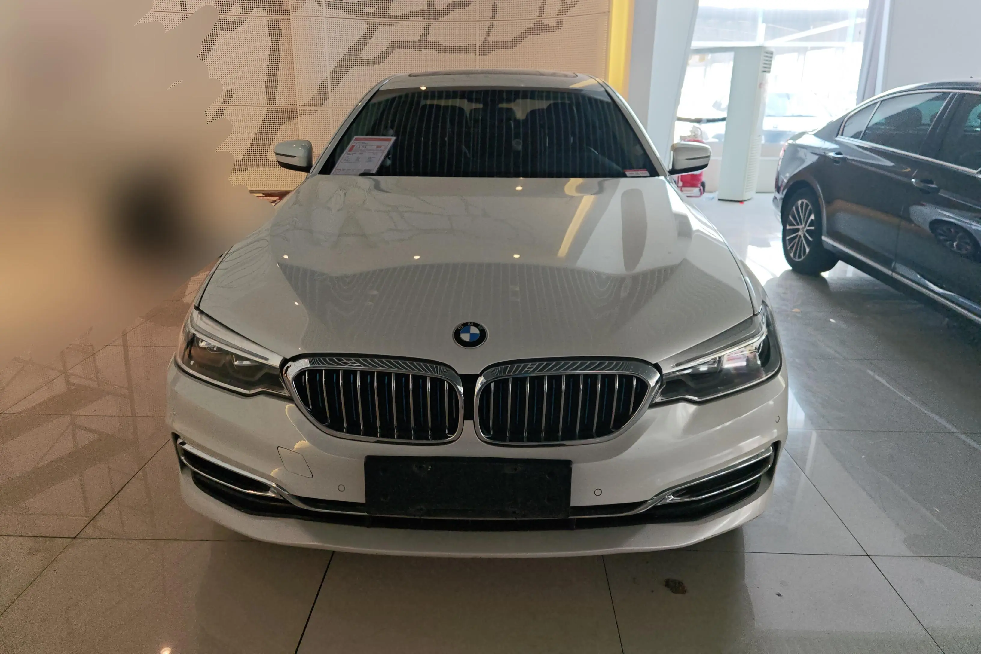 BMW 5 Series PHEV  из Китая