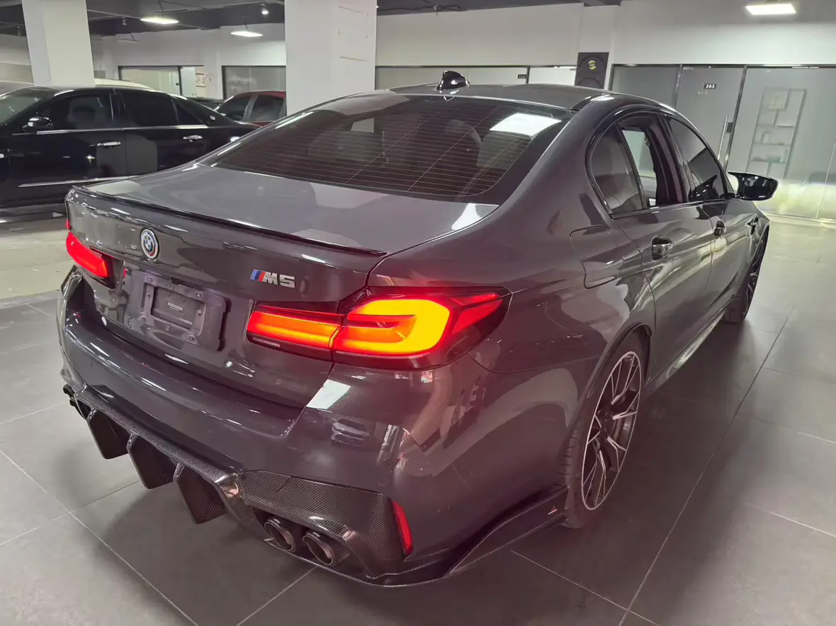BMW M5  из Китая