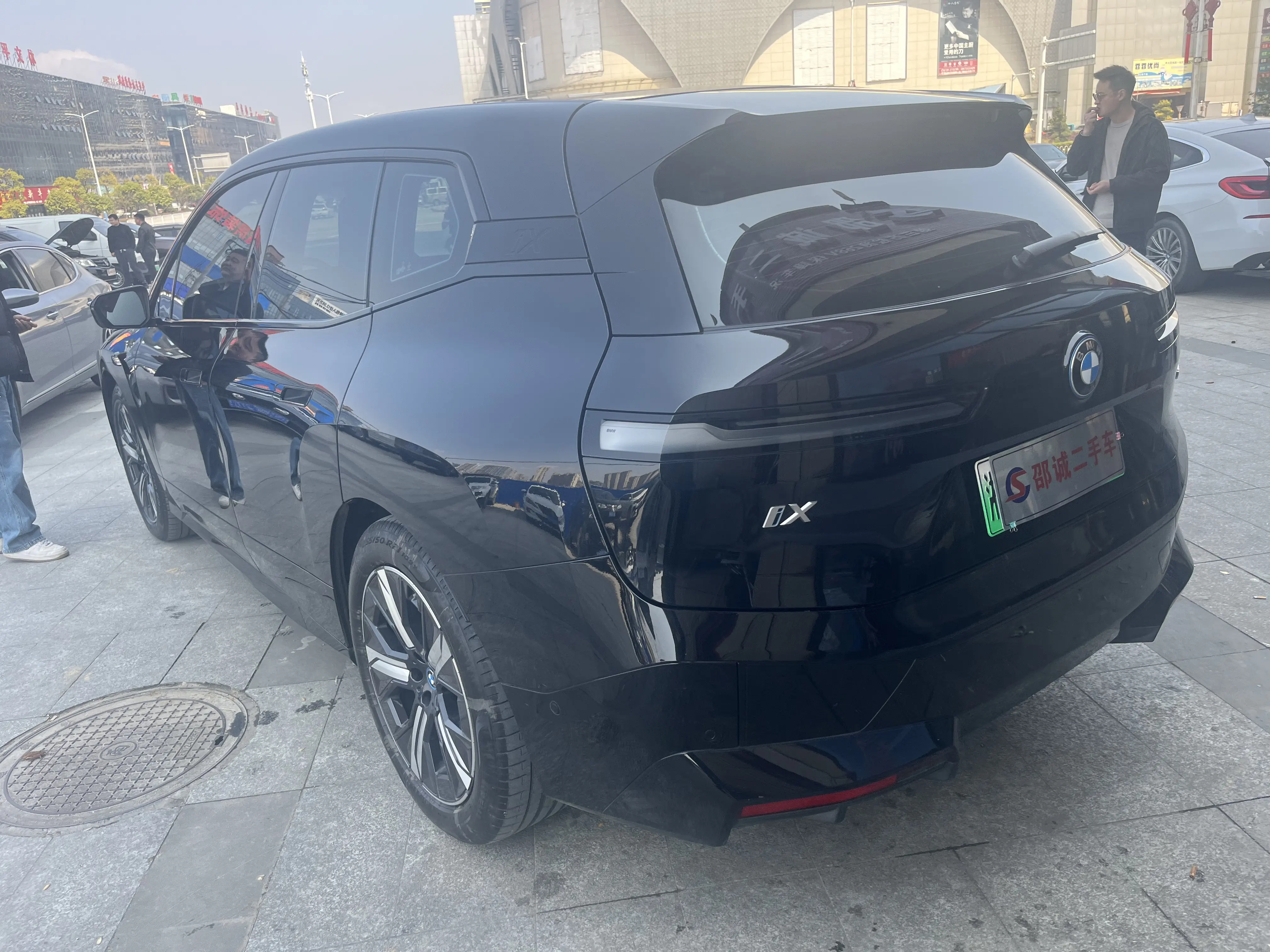 BMW iX  из Китая