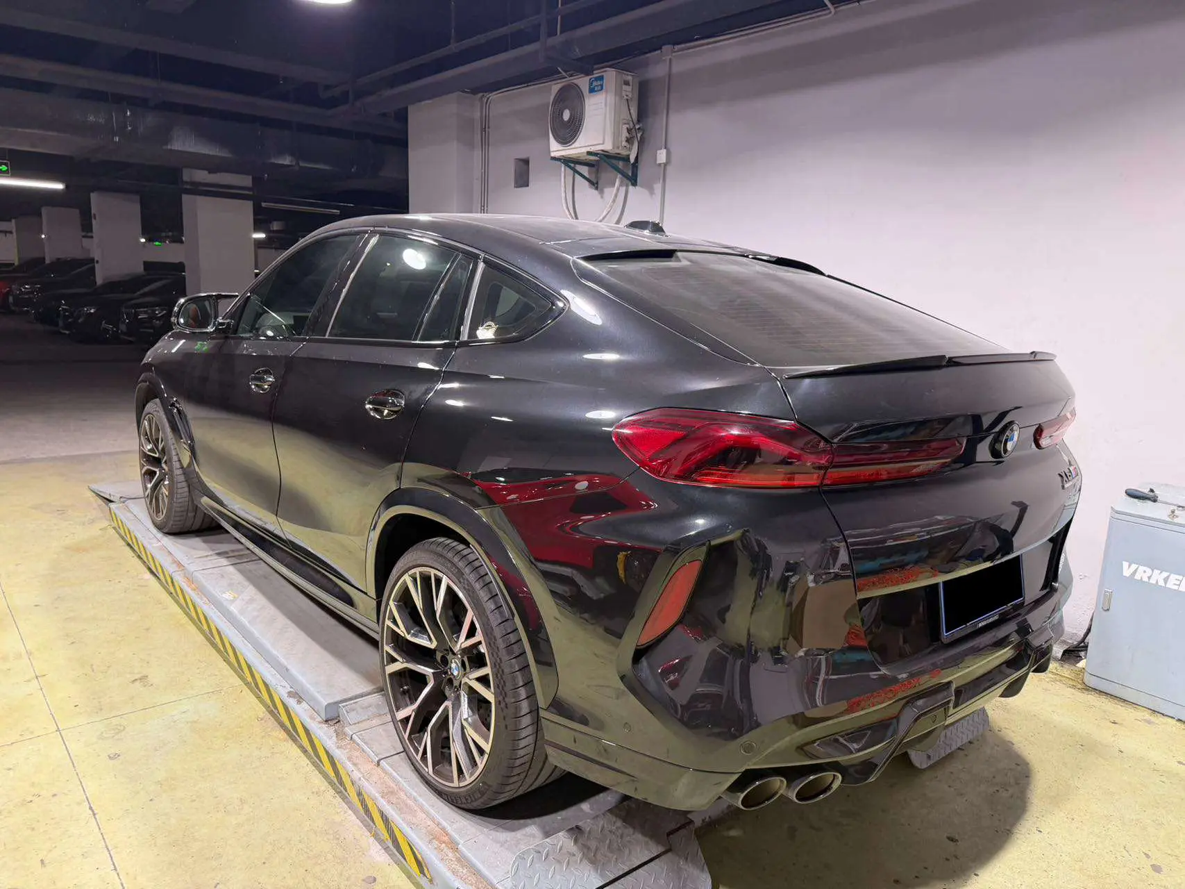 BMW X6 M  из Китая