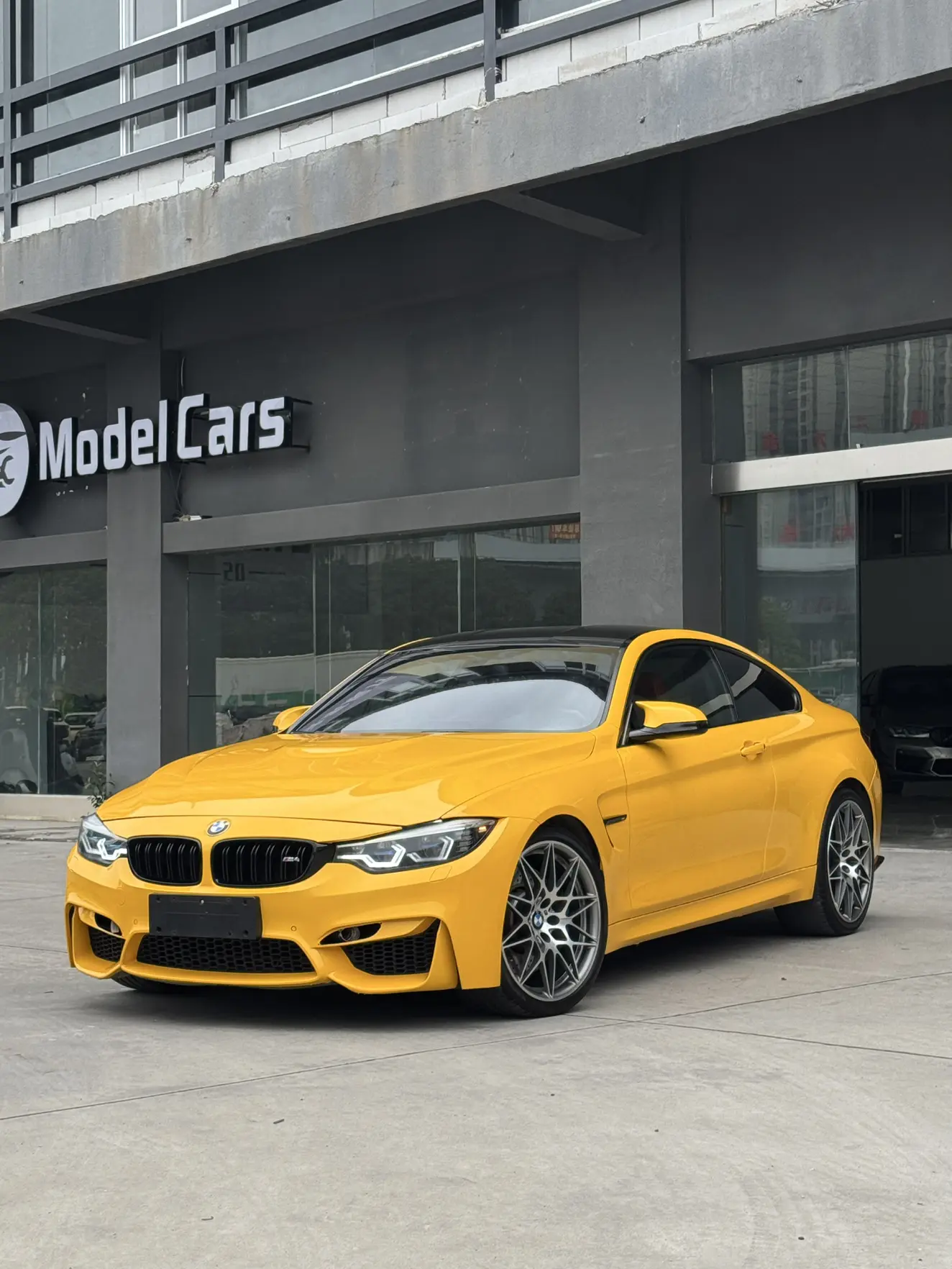 BMW M4  из Китая