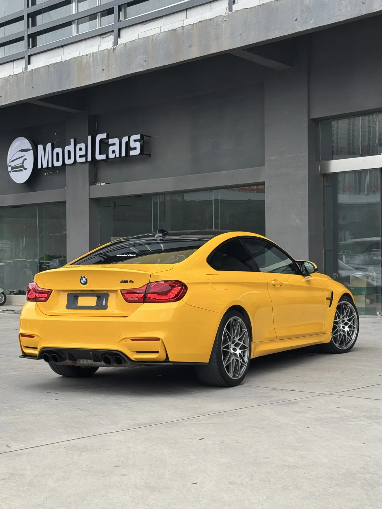 BMW M4  из Китая
