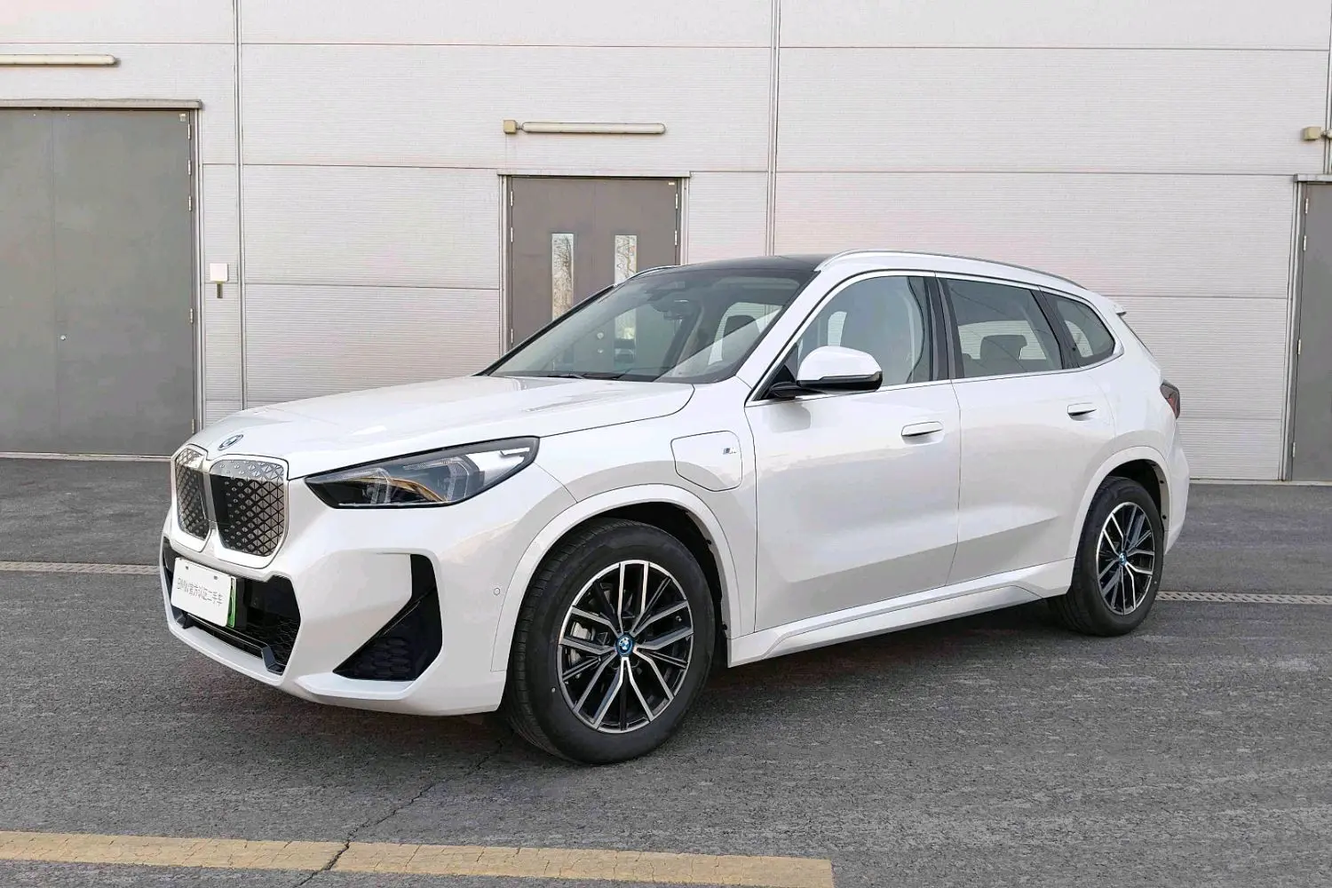 BMW iX1  из Китая