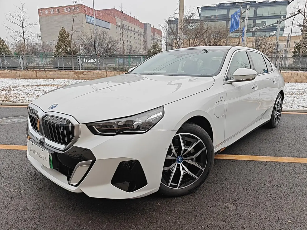 BMW i5