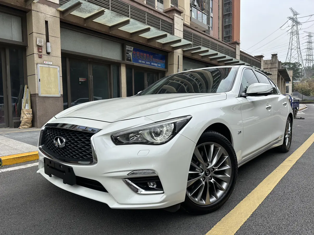 Infiniti Q50L